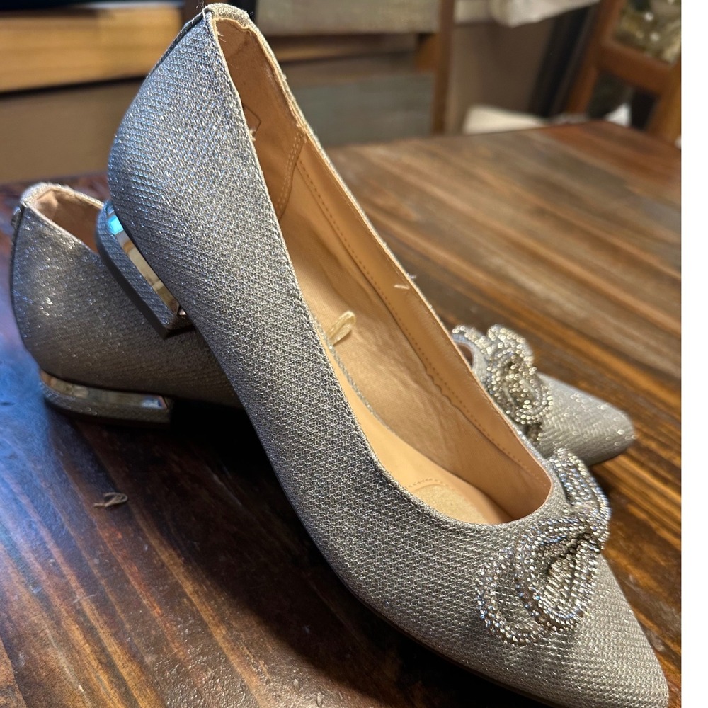 Jones New York Quennelle Flats Silver Shimmer Rhinestone‎ Bow Pointed Toe 8.5 - Picture 4 of 10